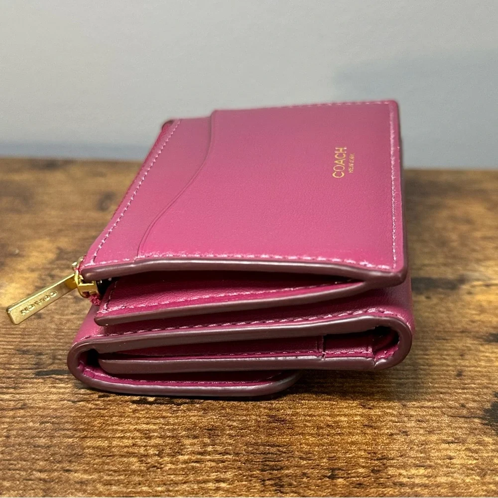 Coach Essential Card Holder Wallet - Picture 10 of 15